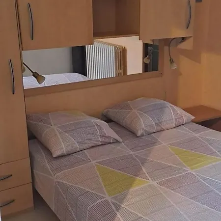 2 A 4 Personnes Luchon Centre *